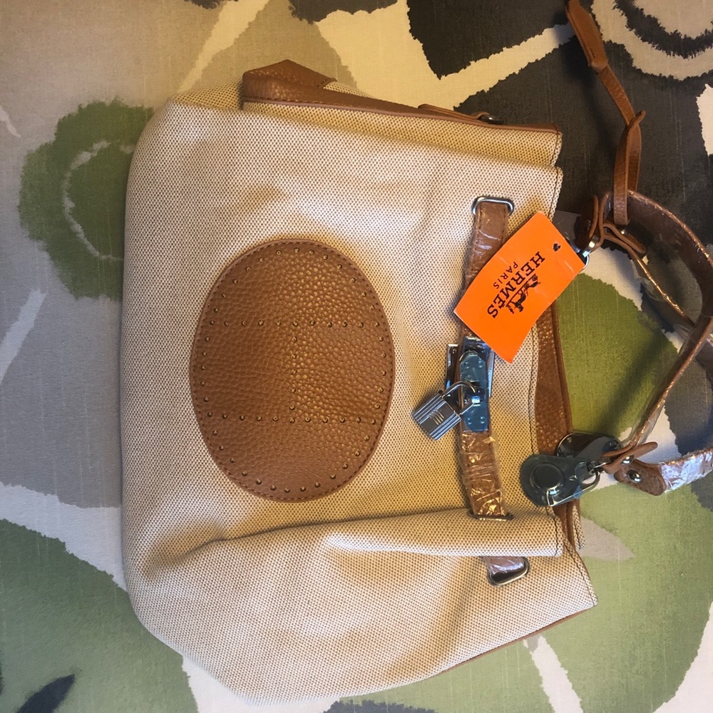 Purses - Picture 2 of 8